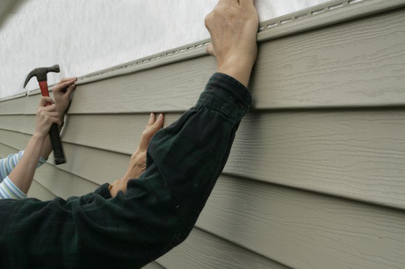 Vinyl Siding Repair Process - Image 2